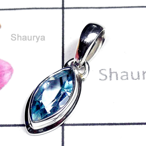 Blue Topaz D - ISP967-Blue Topaz Cut Gemstone Precious Pendant Blue Topaz D - ISP967-Blue Topaz Cut Gemstone Precious Pendant