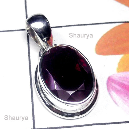 Garnet O - ISP976-Cut Garnet Sterling Silver Pendant