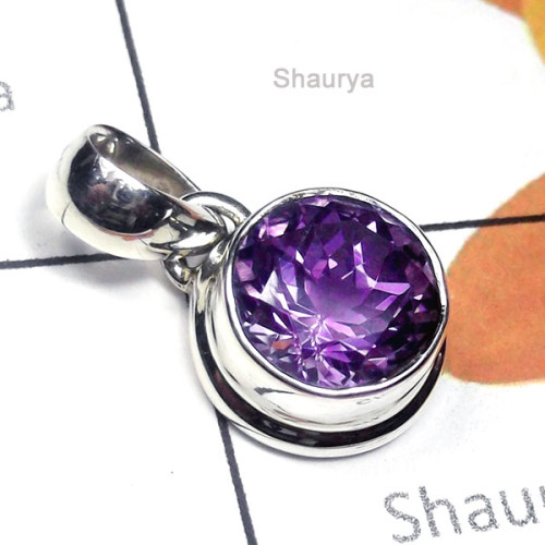 Amethyst A - ISP985-Cut Amethyst Plain Silver Pendant Amethyst A - ISP985-Cut Amethyst Plain Silver Pendant
