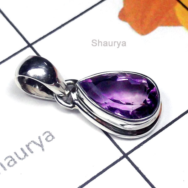 Amethyst D - ISP985-Cut Amethyst Plain Silver Pendant Amethyst D - ISP985-Cut Amethyst Plain Silver Pendant