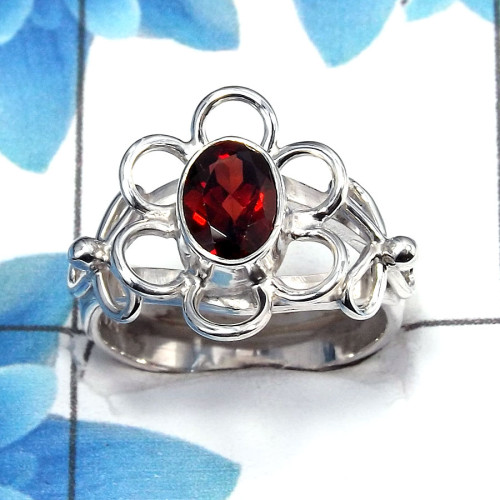 Garnet Cut H - SCR764 - 925 Sterling Silver Natural Red Garnet 5x7mm Oval Cut Gemstone Flower Design Casting Ring