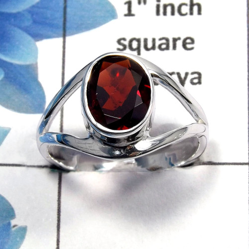 Garnet Cut B - SDR448 - Solid 925 Sterling Silver Natural Red Garnet 8x10mm Oval Cut Gemstone Designer Ring Garnet Cut B - SDR448 - Solid 925 Sterling Silver Natural Red Garnet 8x10mm Oval Cut Gemstone Designer Ring