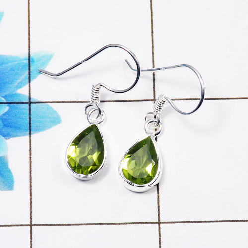 Cut Peridot Gemstone Earring SI2ER109-B 925 Sterling Silver Peridot Gemstone Teardrop Earrings Cut Peridot Gemstone Earring SI2ER109-B 925 Sterling Silver Peridot Gemstone Teardrop Earrings