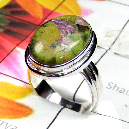 Mohave Stichtite O - MSD995-925 Sterling silver with Mohave stichtite gems Ring Mohave Stichtite O - MSD995-925 Sterling silver with Mohave stichtite gems Ring