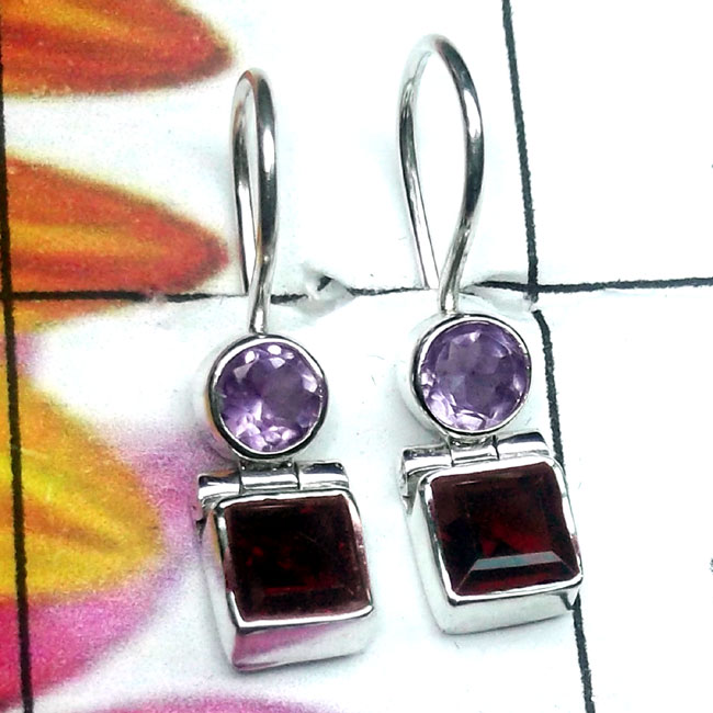 Garnet I - SPE986-Two Stone Lightweight 925 Plain Silver Earring Garnet I - SPE986-Two Stone Lightweight 925 Plain Silver Earring