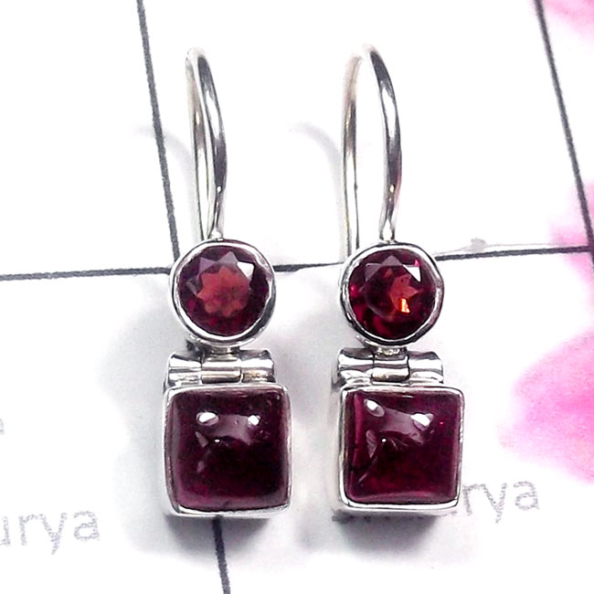 Garnet Cab J - SPE986-Two Stone Lightweight 925 Plain Silver Earring Garnet Cab J - SPE986-Two Stone Lightweight 925 Plain Silver Earring