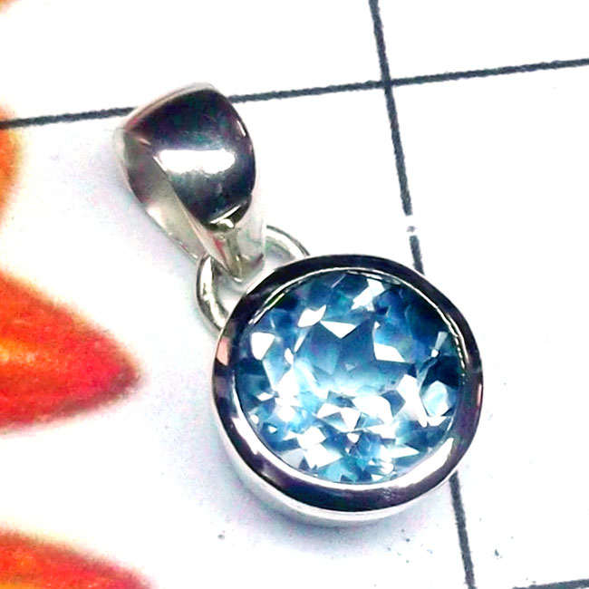Blue Topaz G - ISP922-Faceted Gemstone Made in 925 Sterling Silver Plain Pendan