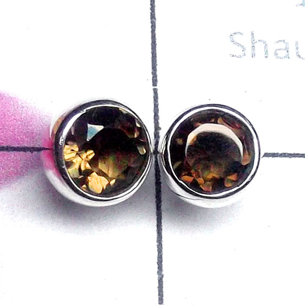 Smokey A - SSE985-Multi Cut Gemstone Made in 925 Silver Small Stud Earring Smokey A - SSE985-Multi Cut Gemstone Made in 925 Silver Small Stud Earring
