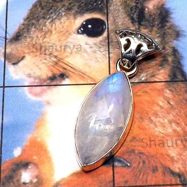 Rainbow Moonstone F - RNB986-925 Plain Silver with Cab Rainbow Moonstone Plain Pendant Rainbow Moonstone F - RNB986-925 Plain Silver with Cab Rainbow Moonstone Plain Pendant