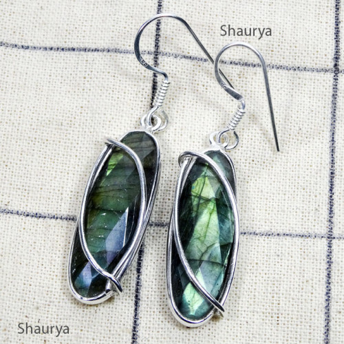 Labradorite Cut A - BZE873-Sterling 925 Silver New Design with Semiprecious Gemstone Labradorite Cut A - BZE873-Sterling 925 Silver New Design with Semiprecious Gemstone