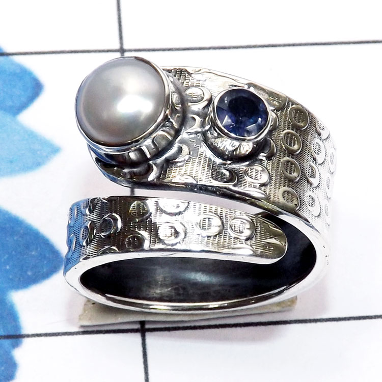 Pearl Iolite C - PPR994-Pearl with Cut Gemstone 925 Silver Hammered Oxidised Ring Pearl Iolite C - PPR994-Pearl with Cut Gemstone 925 Silver Hammered Oxidised Ring