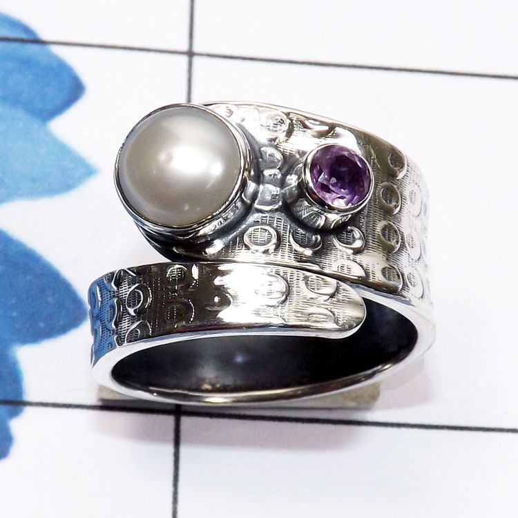Pearl Amethyst O - PPR994-Pearl with Cut Gemstone 925 Silver Hammered Oxidised Ring