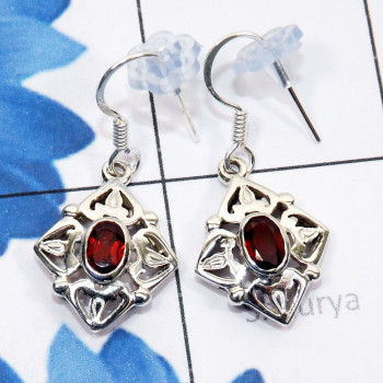 Garnet O - CES958-925 Sterling Silver Genuine Gemstone Lightweight Casting Garnet O - CES958-925 Sterling Silver Genuine Gemstone Lightweight Casting