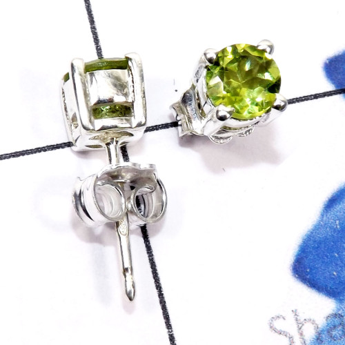 Peridot cut A - SSE972-5mm Round Faceted Gemstone 925 Silver Prong Setting Stud