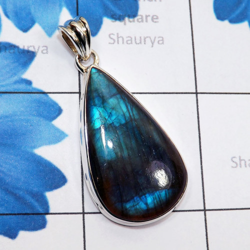 Labradorite Cab F - ISP817-925 Wholesale Silver India Labradorite Pendant Labradorite Cab F - ISP817-925 Wholesale Silver India Labradorite Pendant