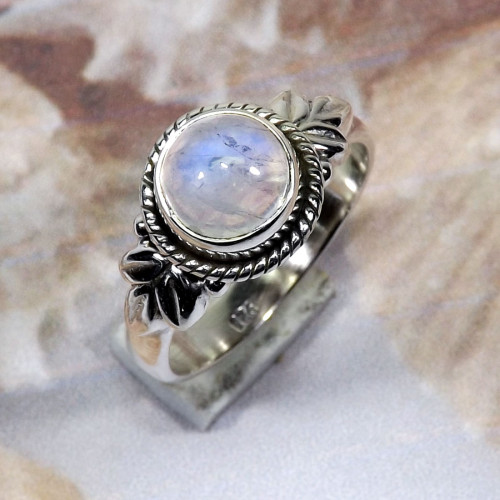 Rainbow Moonstone F - BDR996-Indian Factory Made Designed Rings of 7x7MM Round Shape W Rainbow Moonstone F - BDR996-Indian Factory Made Designed Rings of 7x7MM Round Shape W