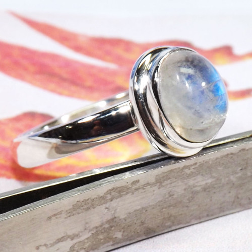 Rainbow Moonstone I - BDR986-925 Sterling Silver 9x7MM Oval Shape Rings Made In Indian Rainbow Moonstone I - BDR986-925 Sterling Silver 9x7MM Oval Shape Rings Made In Indian