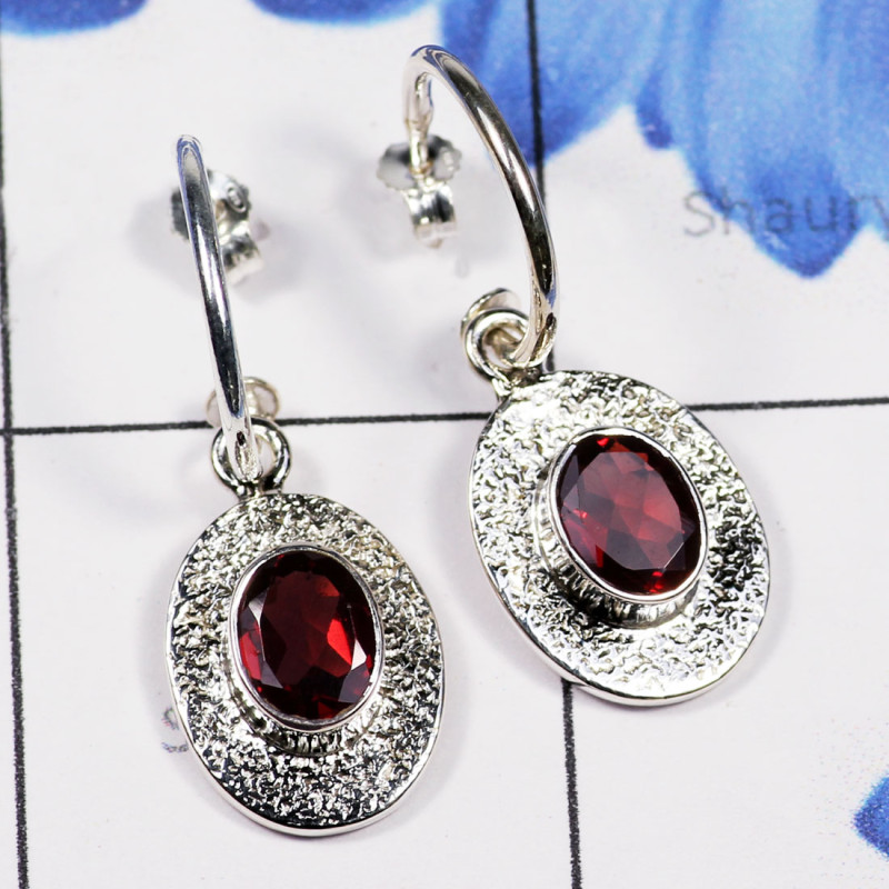 Garnet Cut I - SDE781-Rainbow Moonstone Unique Designer 925 Sterling Silver Ear Garnet Cut I - SDE781-Rainbow Moonstone Unique Designer 925 Sterling Silver Ear