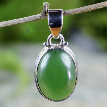 GREEN AVENTURINE H - GAV999- NATURAL GREEN AVENTURINE GEMSTONE LIGHT WEIGHT PENDANTS
