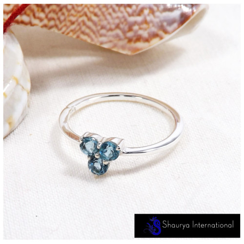 Swiss Blue Topaz Cut A - SFJ906-Classic Light Weight Cut Gemstone Trilogy Ring 925 Sterling Silver