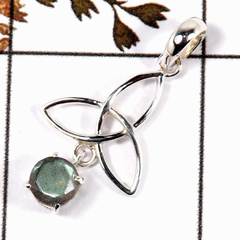Labradorite Cut C - SD568-Gorgeous Cut Gemstone Celtic Trinity Design Pendant 925 Sterling Silver Labradorite Cut C - SD568-Gorgeous Cut Gemstone Celtic Trinity Design Pendant 925 Sterling Silver