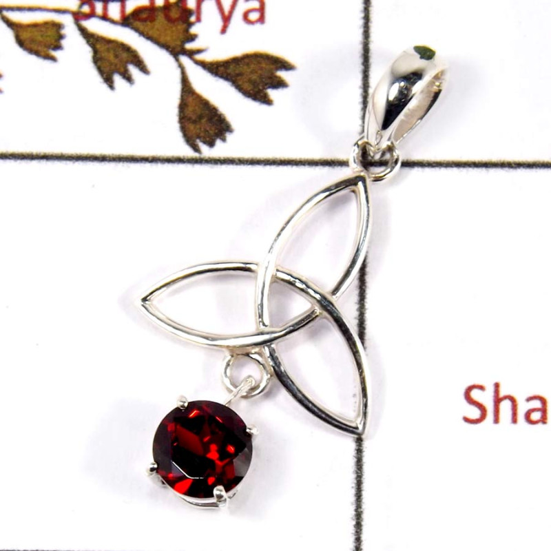 Garnet Cut D - SD568-Gorgeous Cut Gemstone Celtic Trinity Design Pendant 925 Sterling Silver Garnet Cut D - SD568-Gorgeous Cut Gemstone Celtic Trinity Design Pendant 925 Sterling Silver