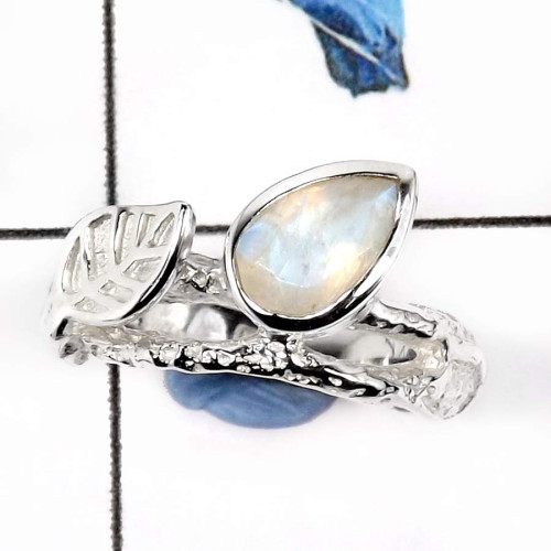 Rainbow Moonstone Cut D - SCR792-925 Sterling Silver Fabulous Handmade Designer Casting Rings Rainbow Moonstone Cut D - SCR792-925 Sterling Silver Fabulous Handmade Designer Casting Rings