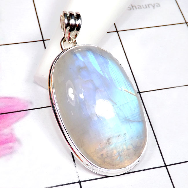 Rainbow moonstone O - RNB992-925 Plain Silver Rainbow Moonstone Cab Stunning Pendant